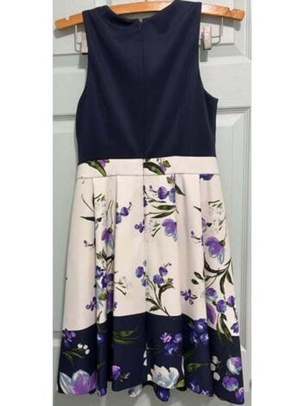 Vince Camuto Pleated Fit  Flare Sleeveless Dress Size 2